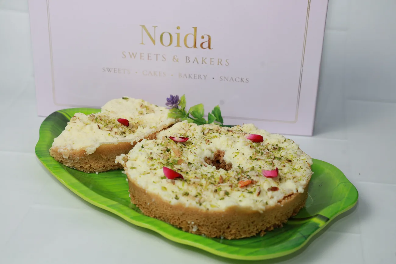 Malai ghewar with our gift box — our photo Malai ghewar with our gift box — our photo